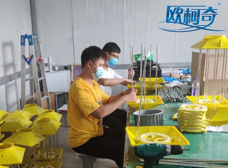 走进av片网_欧美一区二_成人中文视频_在线成人免费观看_免费色网址_久久精品99生产一线：杀虫灯组装进行中